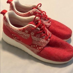 Nike ‘Christmas Sweater’ Roshe